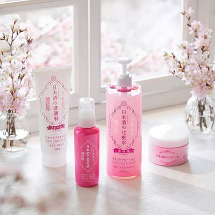 Увлажняющий лосьон KIKUMASAMUNE Sake Transparent Moisturizing Lotion для лица и тела на основе саке, 500 мл