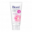 Пенка-скраб для лица KAO Biore Skin Care Scrub In, c освежающим цветочным ароматом, туба 130 г