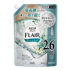 Кондиционер-смягчитель для белья KAO Flair Savon de Savon с изящным ароматом цветочного мыла и нотками жасмина и свежей зелени, сменная упаковка с крышкой 940мл