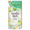 Кондиционер для белья "Элли" LION Soflan Aroma Rich Ellie, с ароматом зеленого яблока, персика, ландыша и розы, сменная упаковка, 380 мл