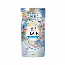 Кондиционер-смягчитель для белья KAO Flair Flower Harmony с гармоничным цветочным ароматом и нотками зеленого яблока и ландыша, сменная упаковка, 360 мл